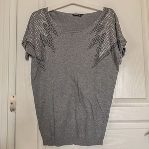 Short Sleeve sweater w/ sequenced pattern